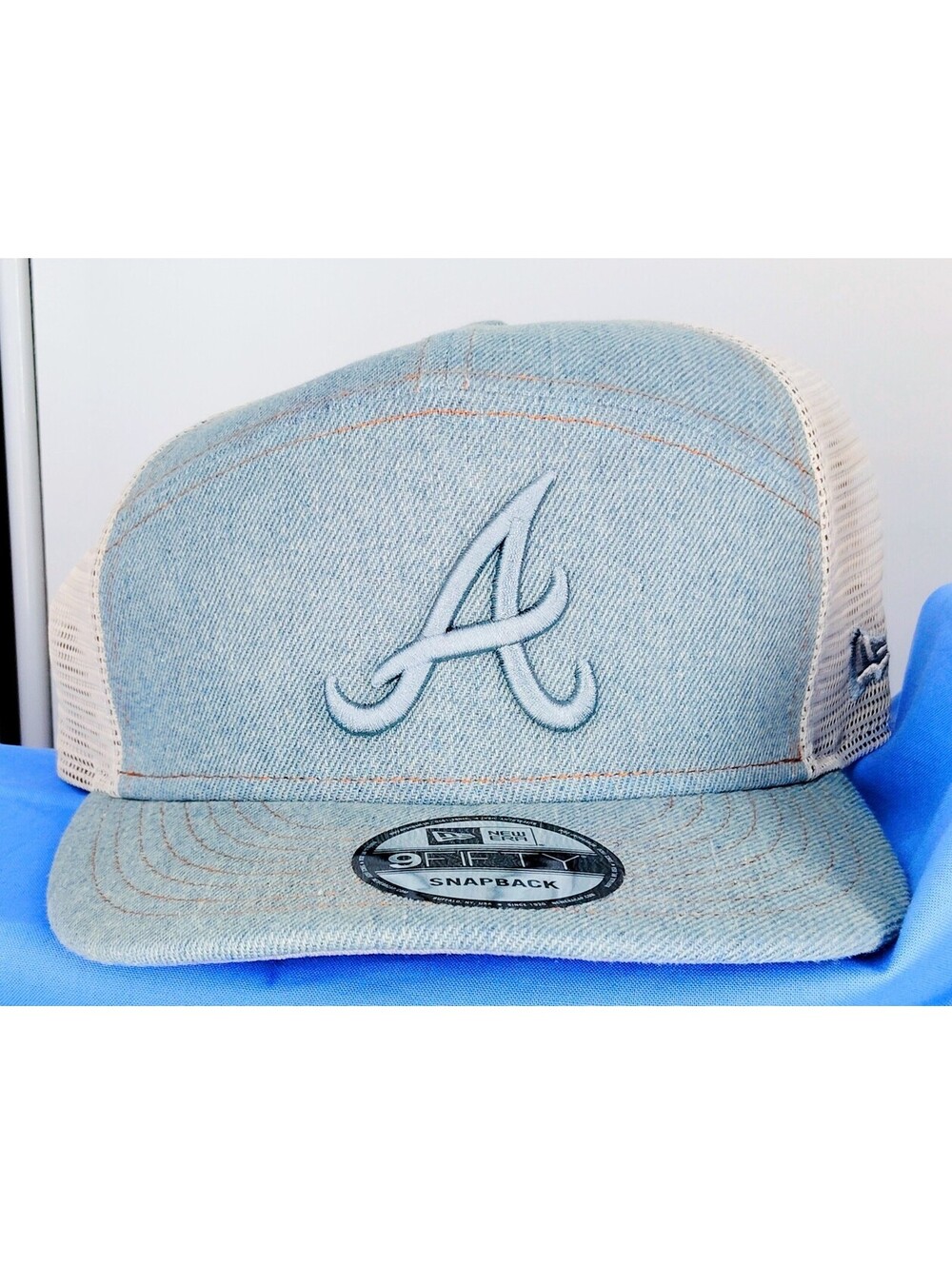 New Era Atlanta Braves 9FIFTY Trucker Hat Blue Gray Snapback MLB